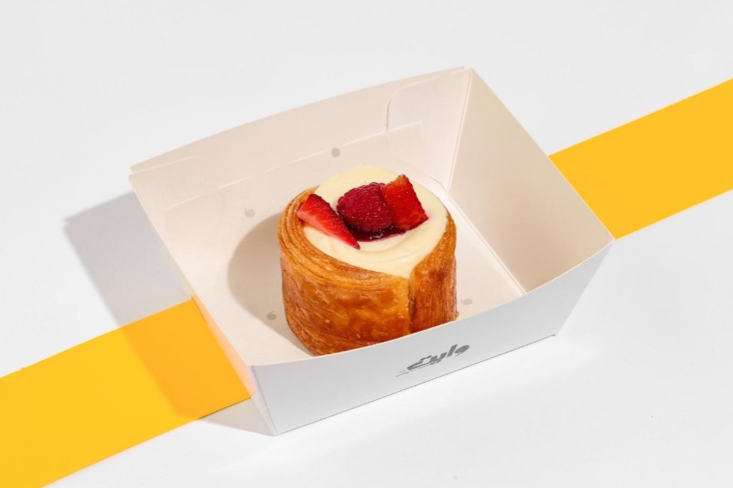 Raspberry Cheese Bun