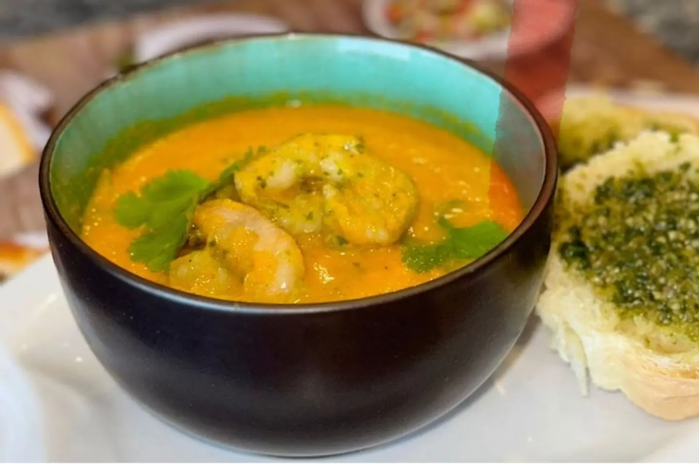 شوربة بيسك تيكي مع الروبيان