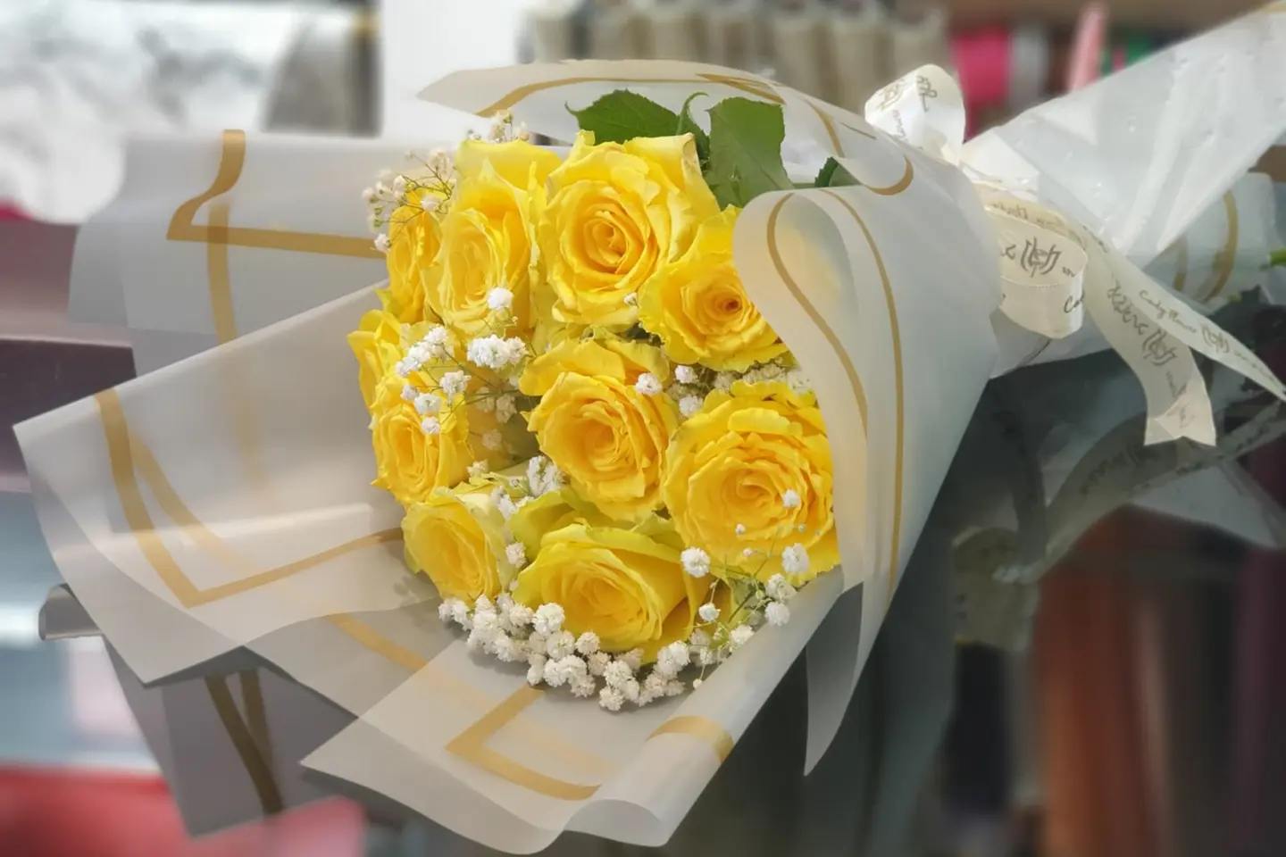 باقة ورد أصفر صغيرة