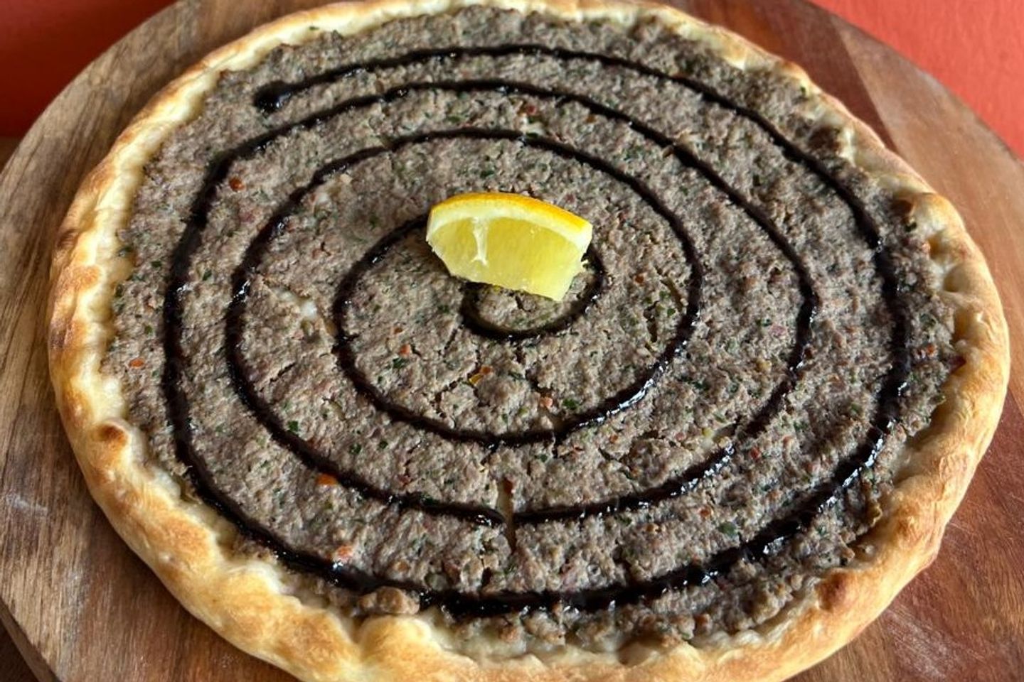 منقوشة لحم بالعجين