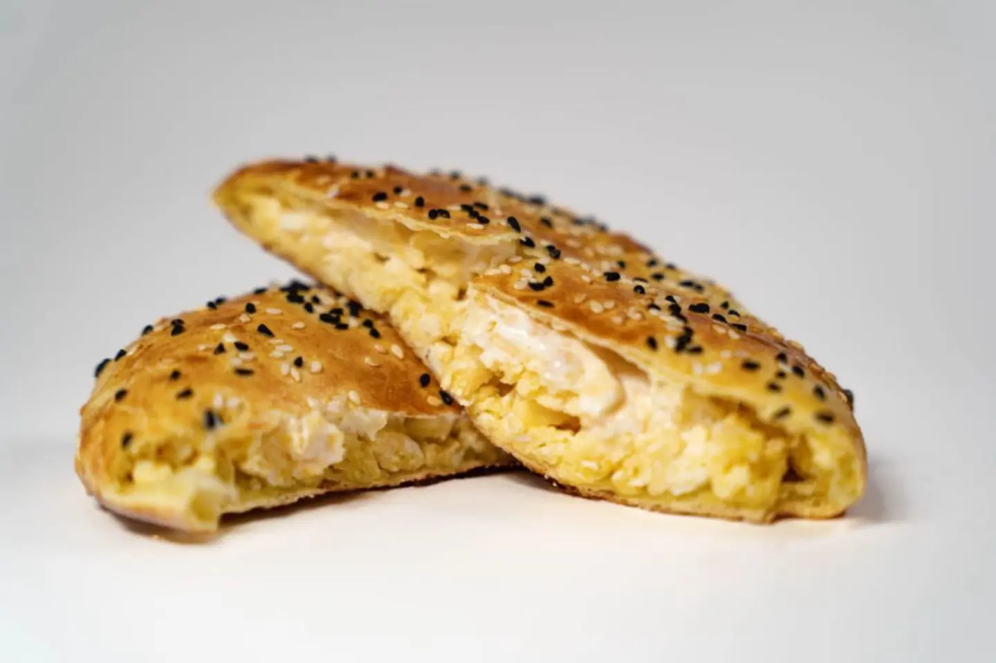 Egg Pie With Cheese - White