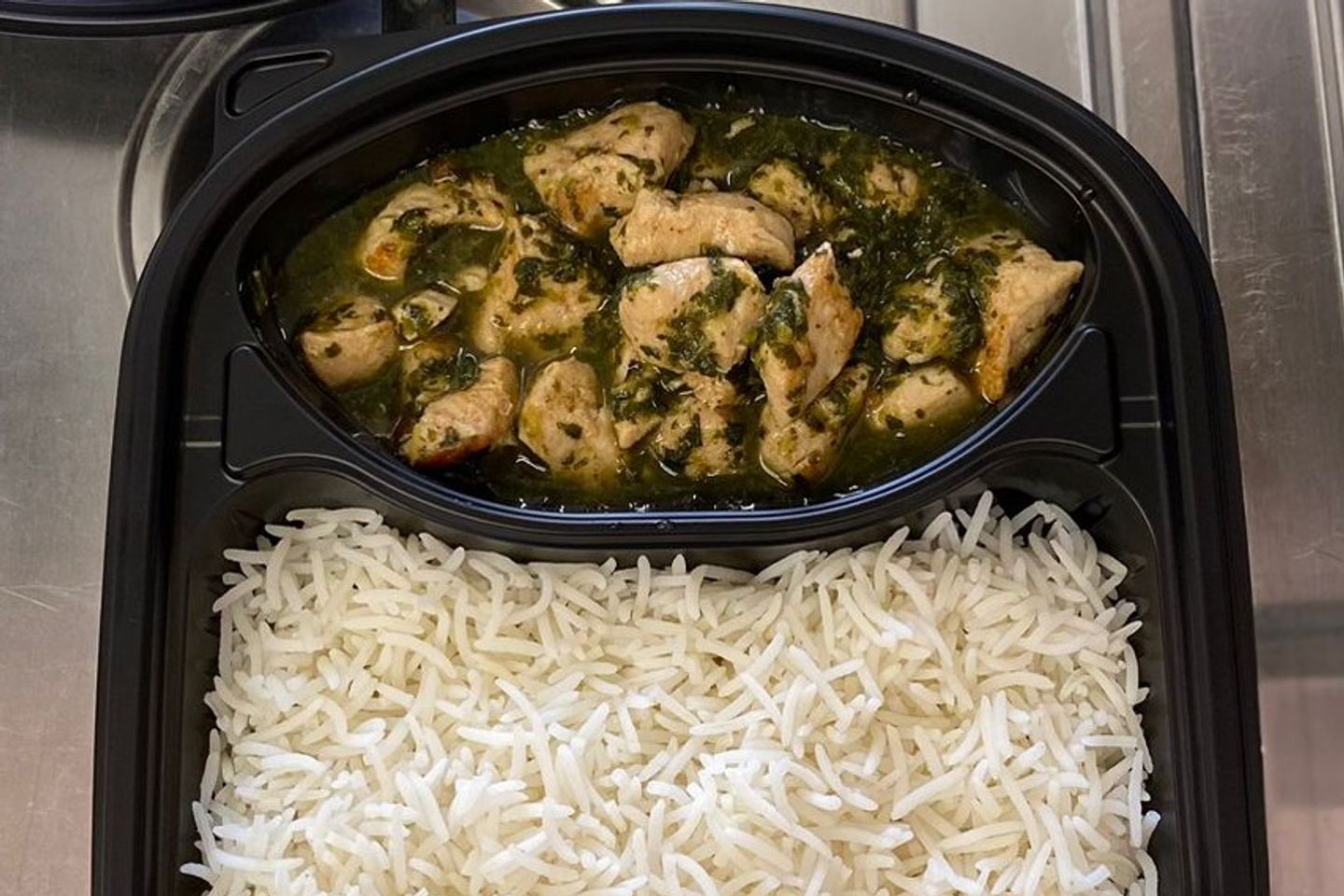 دجاج بالملوخية