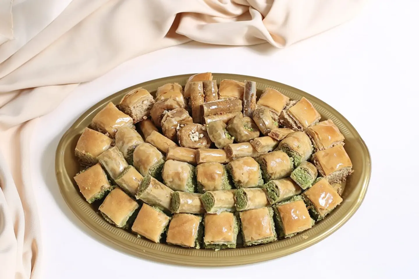 صحن ذهبي البقلاوة الشامية