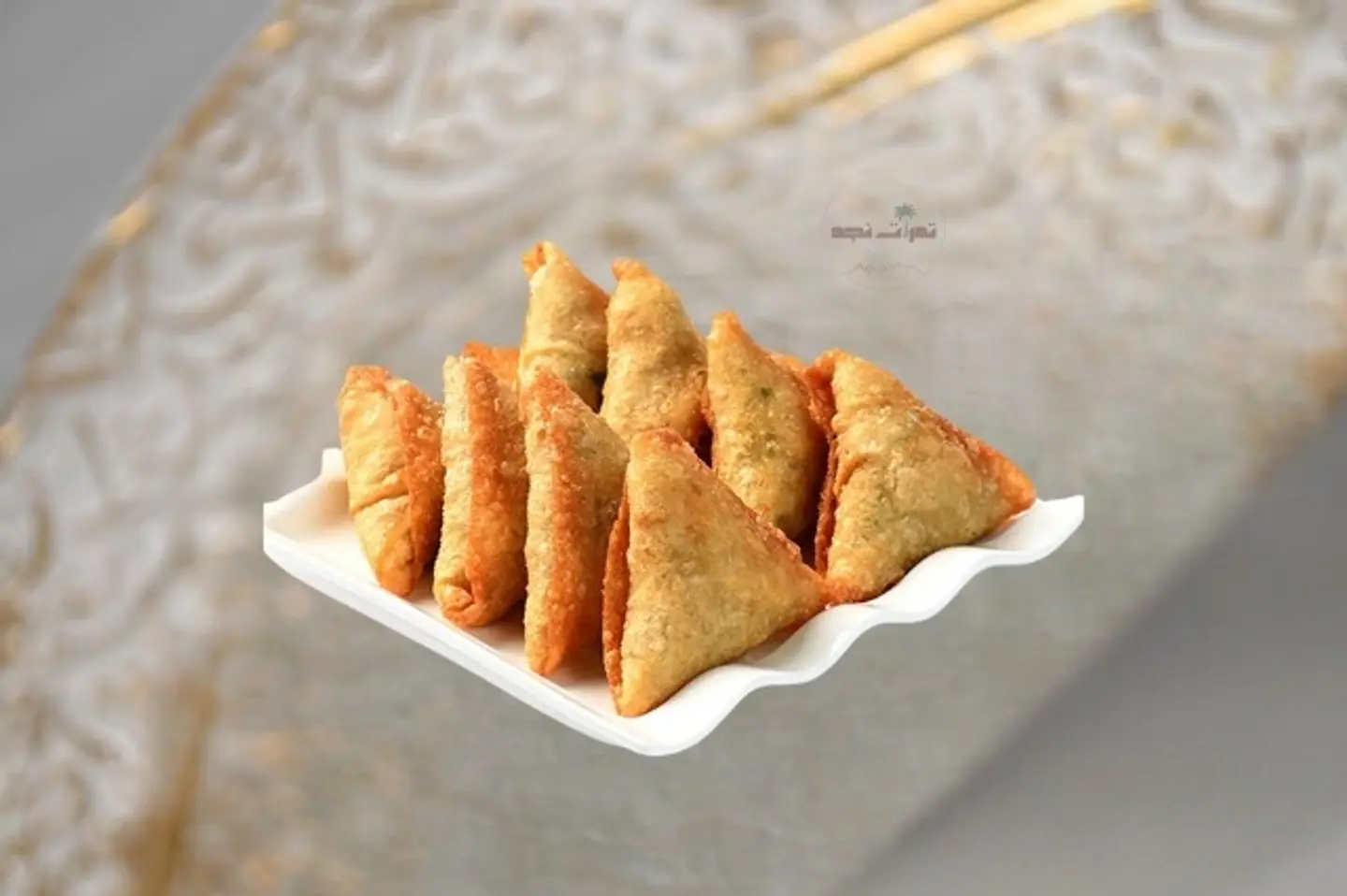 سمبوسة جبن سائل مقلي