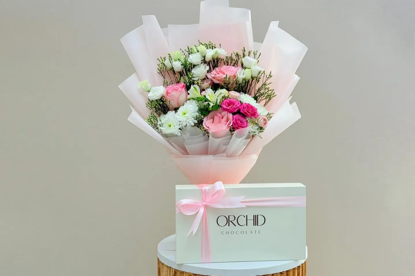 باقة مع شوكولاتة الأوركيد
