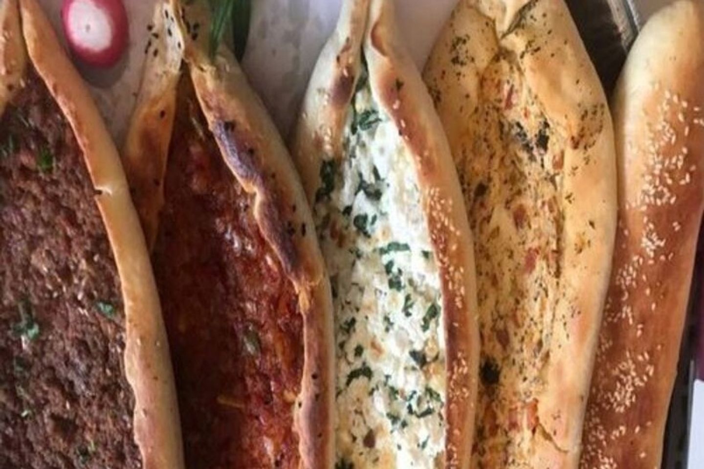 فطيرة لبنة جبنة موزريلا