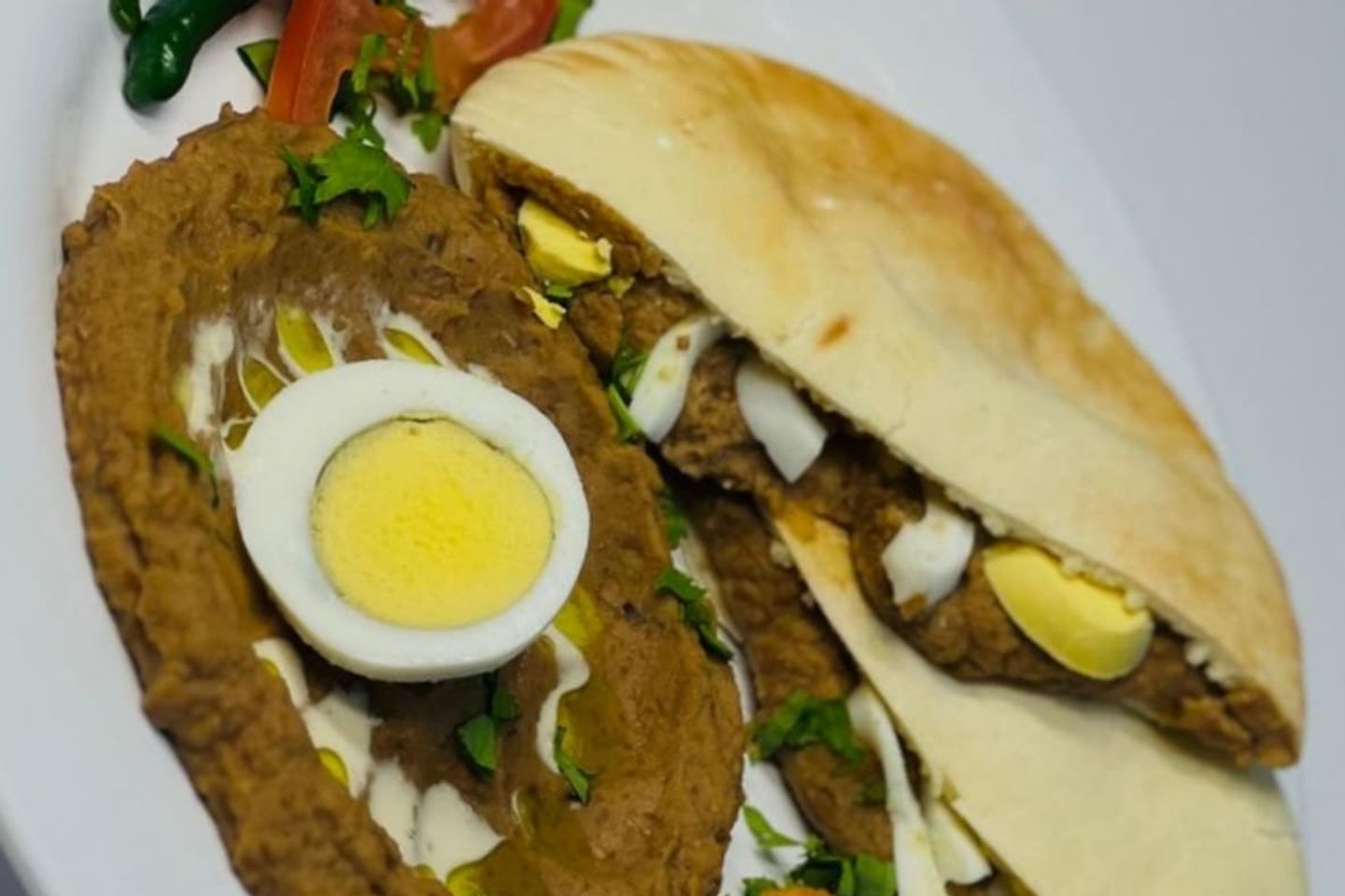 ساندوتش فول بالبيض