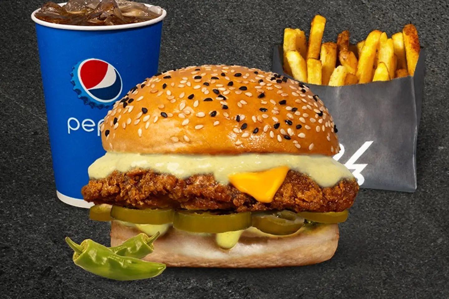 وجبة سبايسي كرسبي تشكن - بطاطس و مشروب وسط