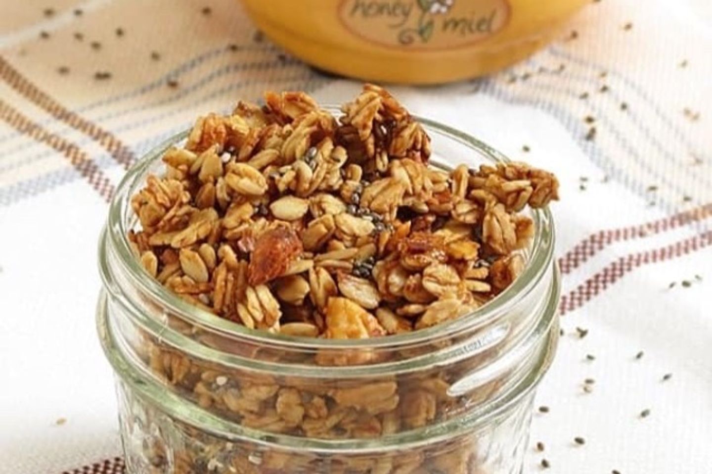 Granola Figs And Apricot 200g Bag