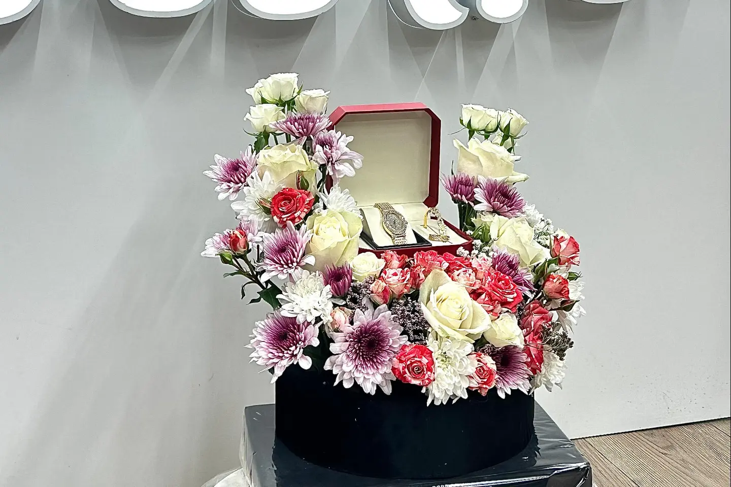 Women's Watch With Natural Roses