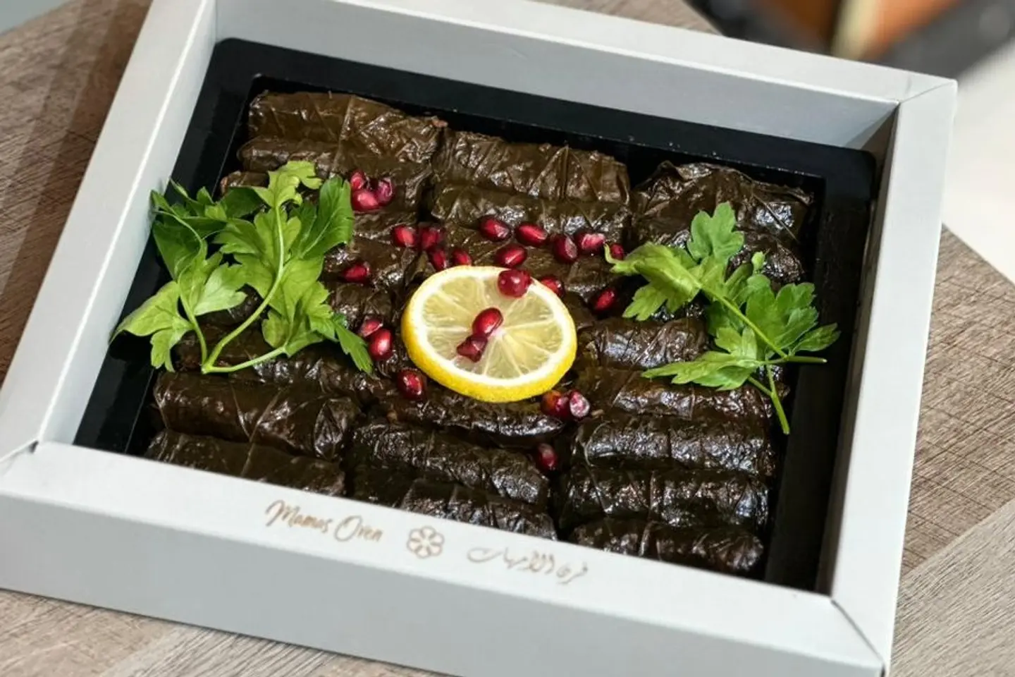 ورق عنب وسط ٢٠ حبه