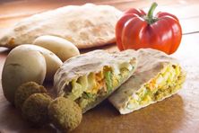 فطيرة فلافل بالجبن