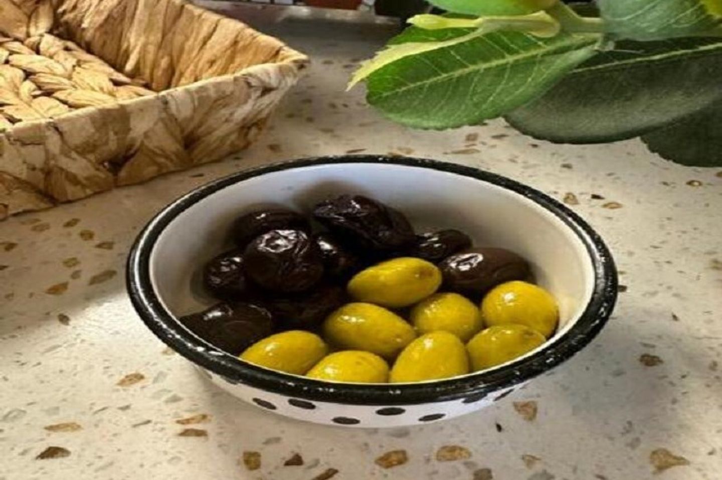 زيتون مشكل