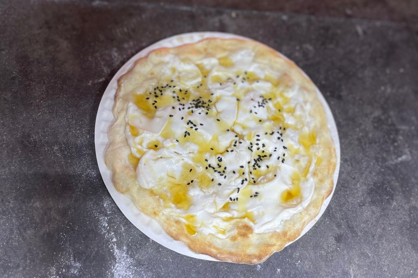لبنة وعسل