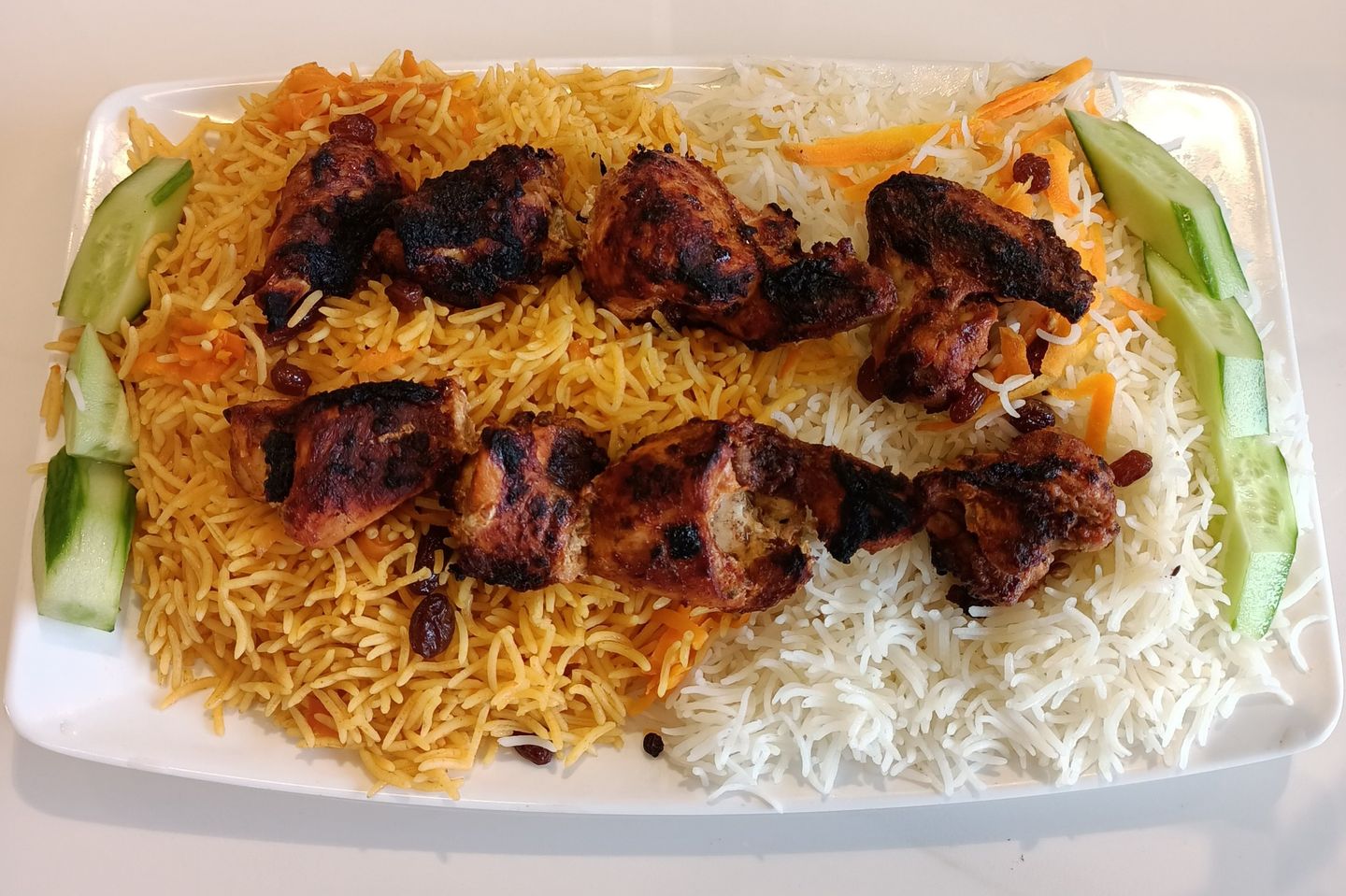 قطع دجاج مشوي مع الرز