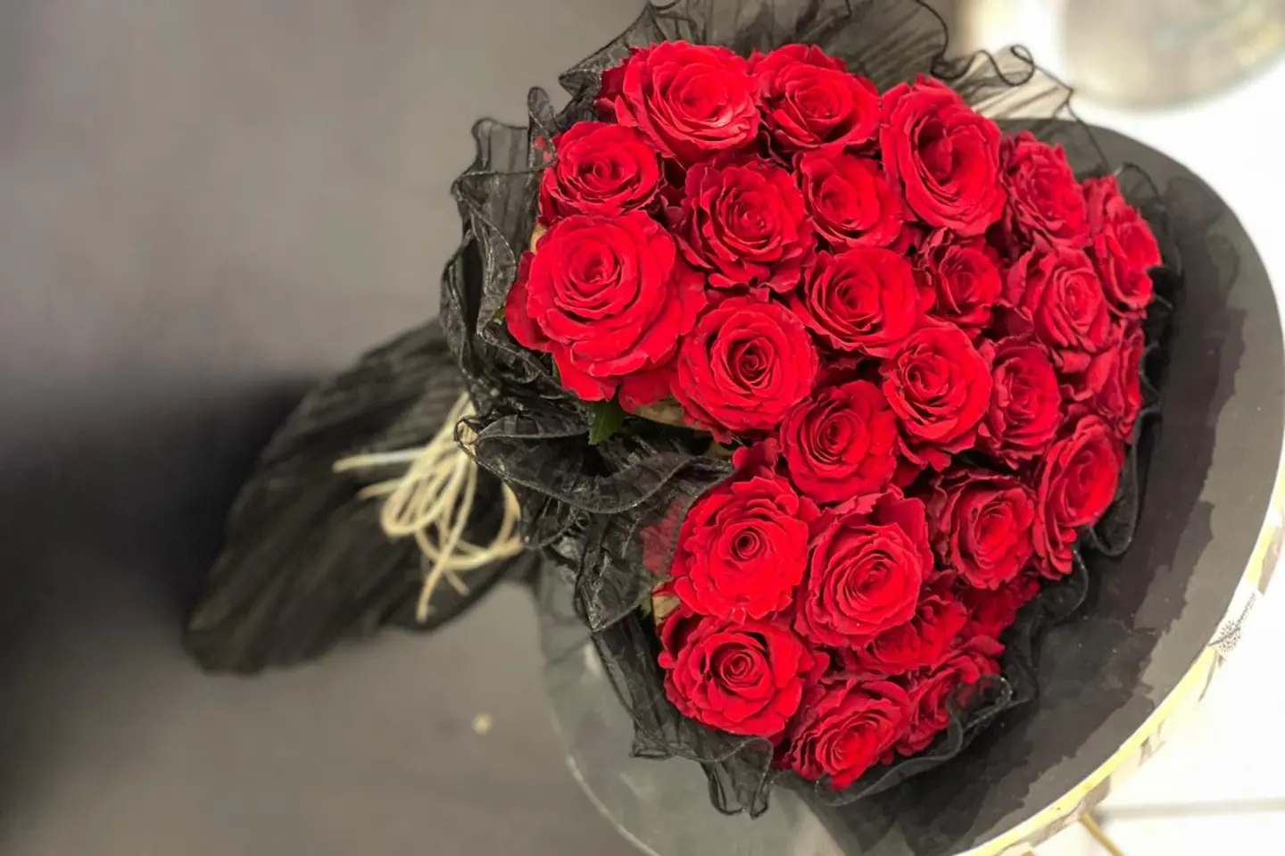 باقة من ورد الجوري الأحمر