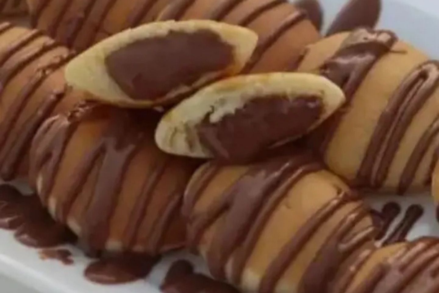 ميني بان كيك (محشية شوكلاتة بلجيكية)