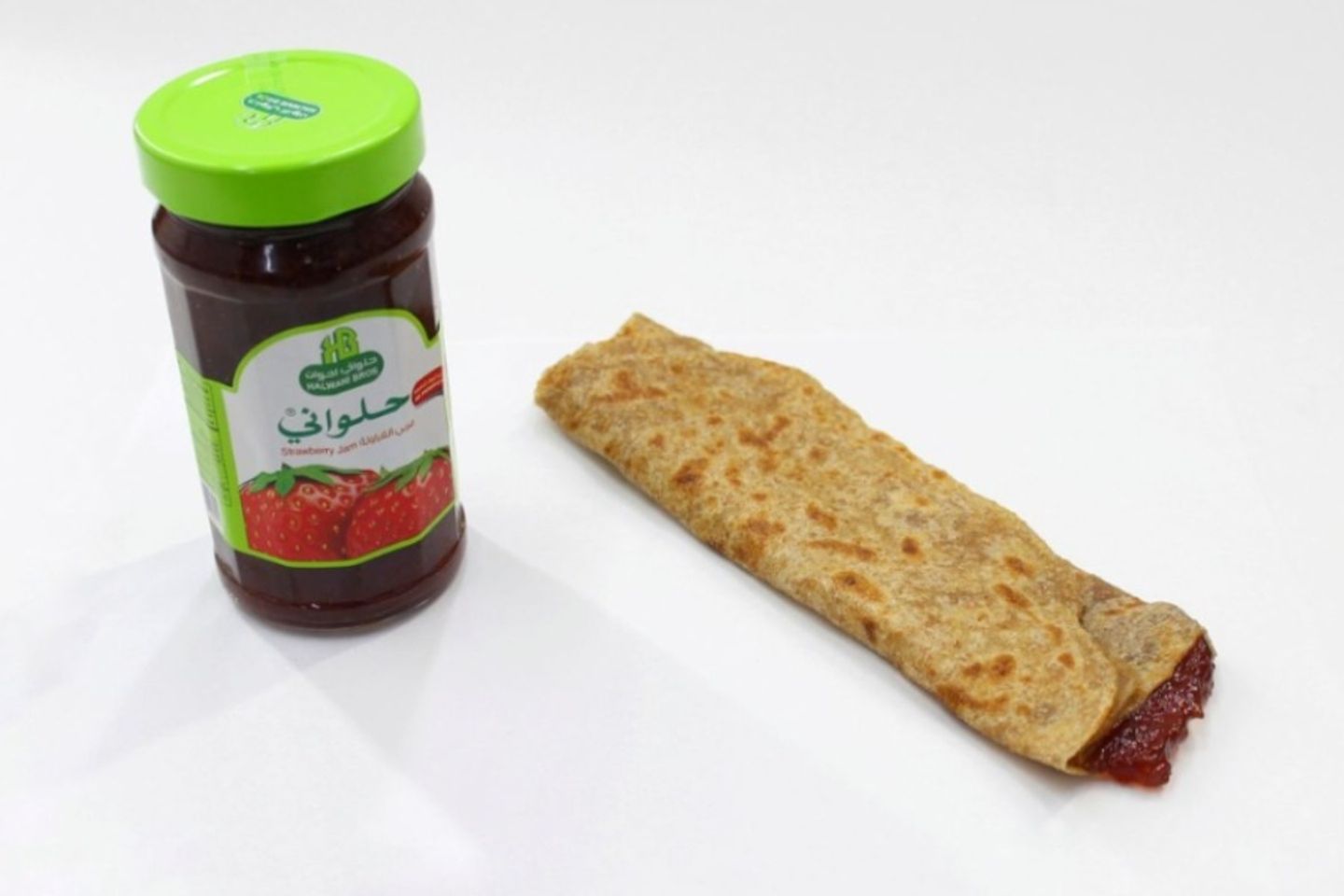 فطيرة جبنة ومربى سادة