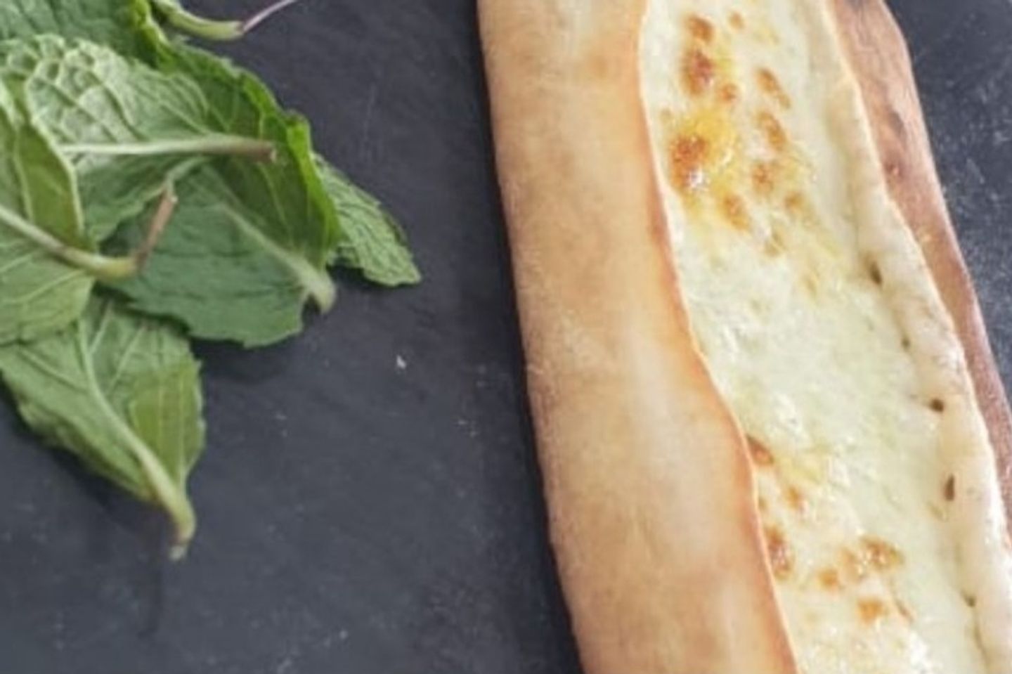 لبنة بالعسل و الزعتر