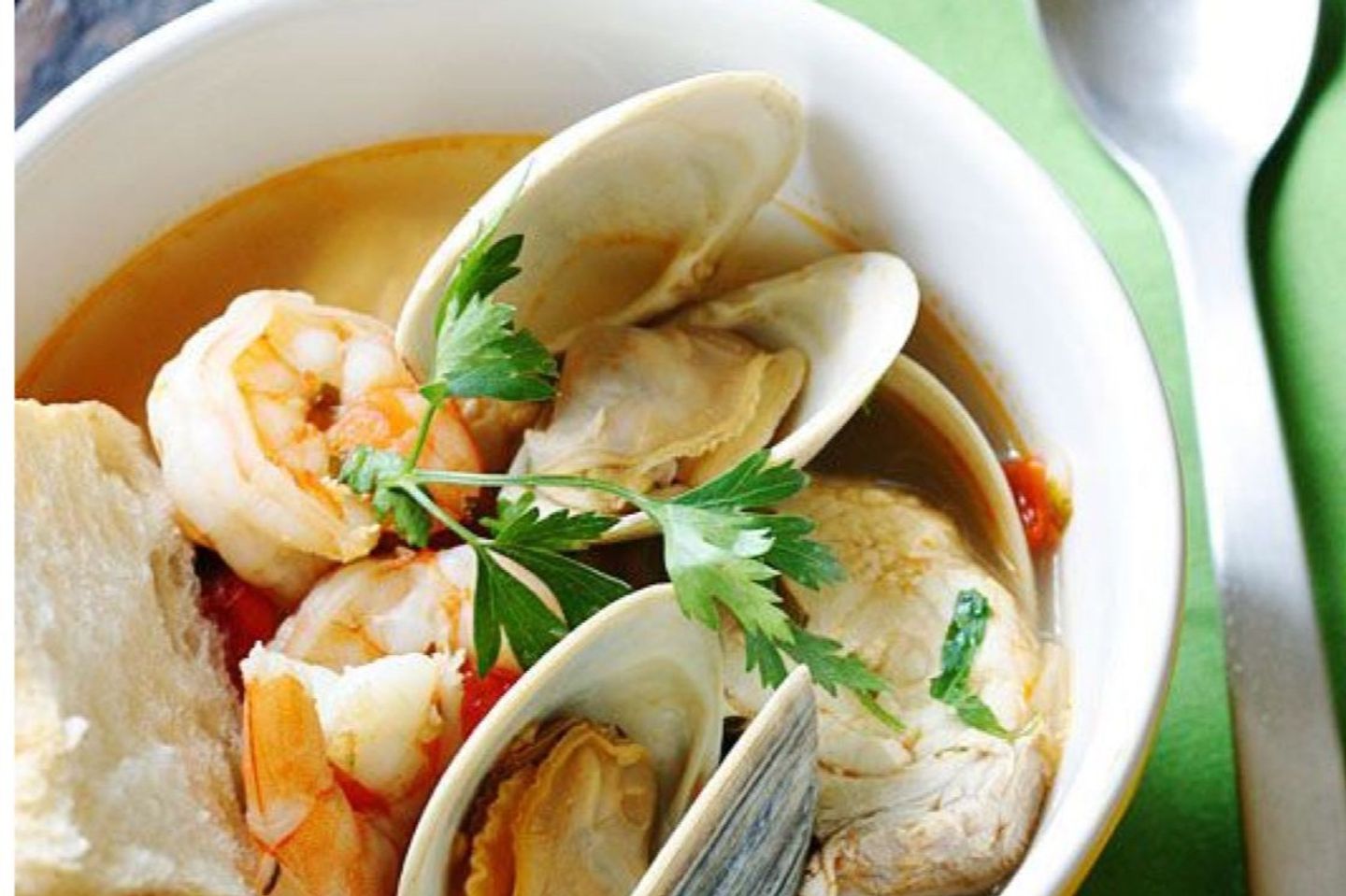 شوربة ثمار البحر
