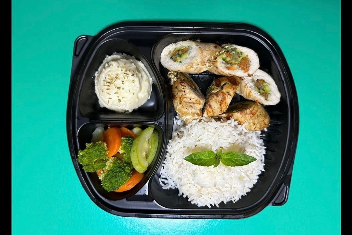 وجبة رول دجاج