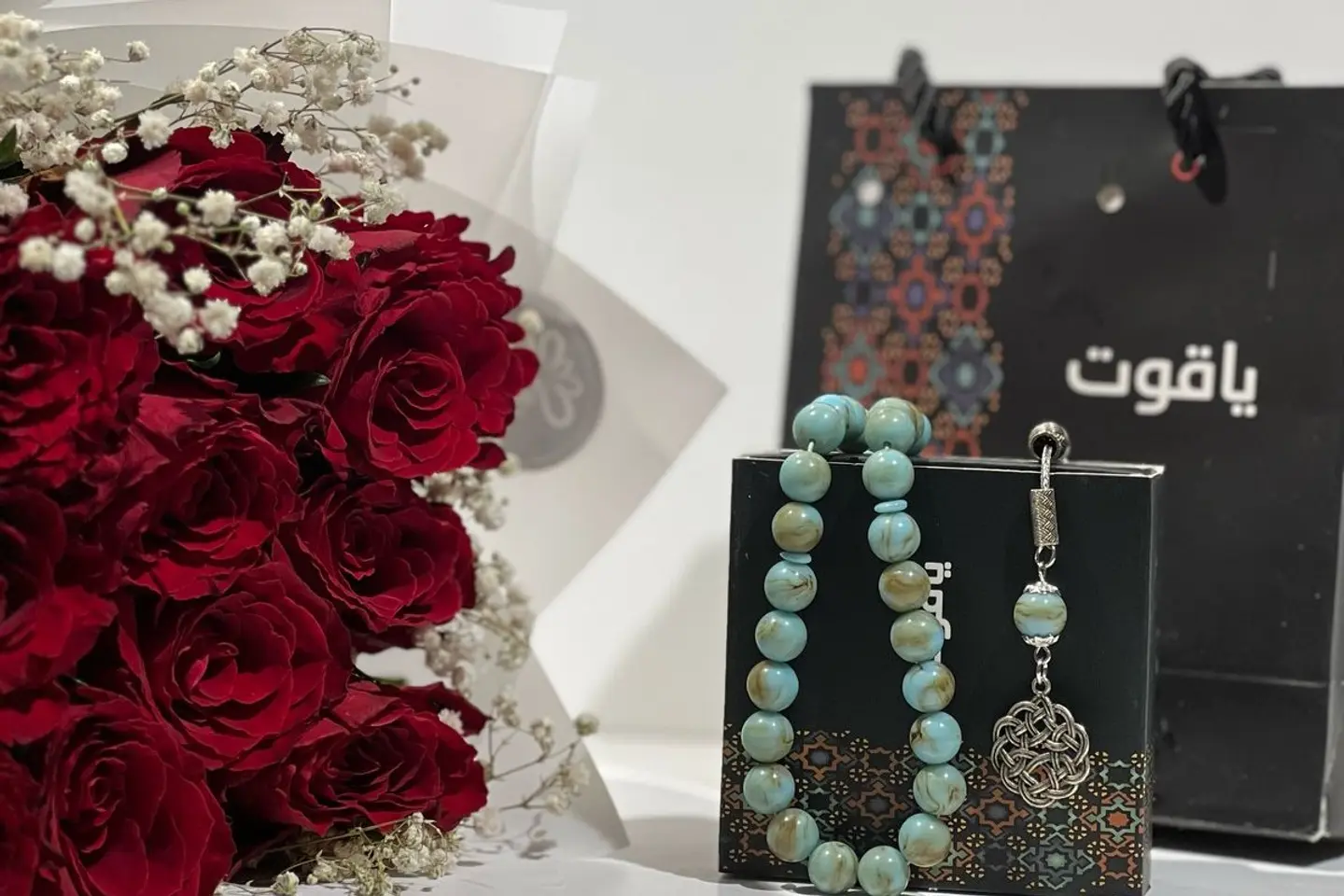 سبحه مع بوكيه ورد