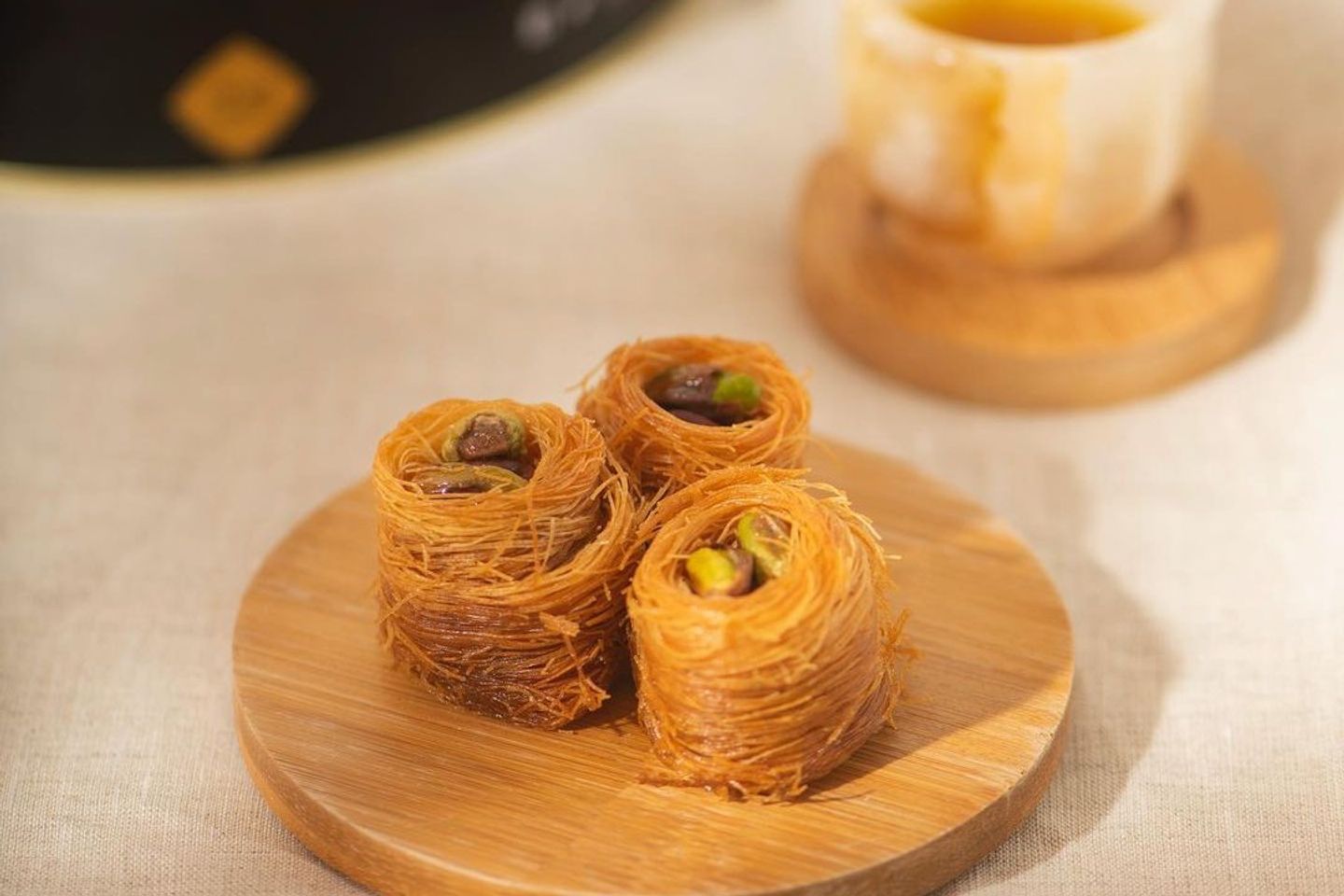 عش بلبل صغير المذاق العربي