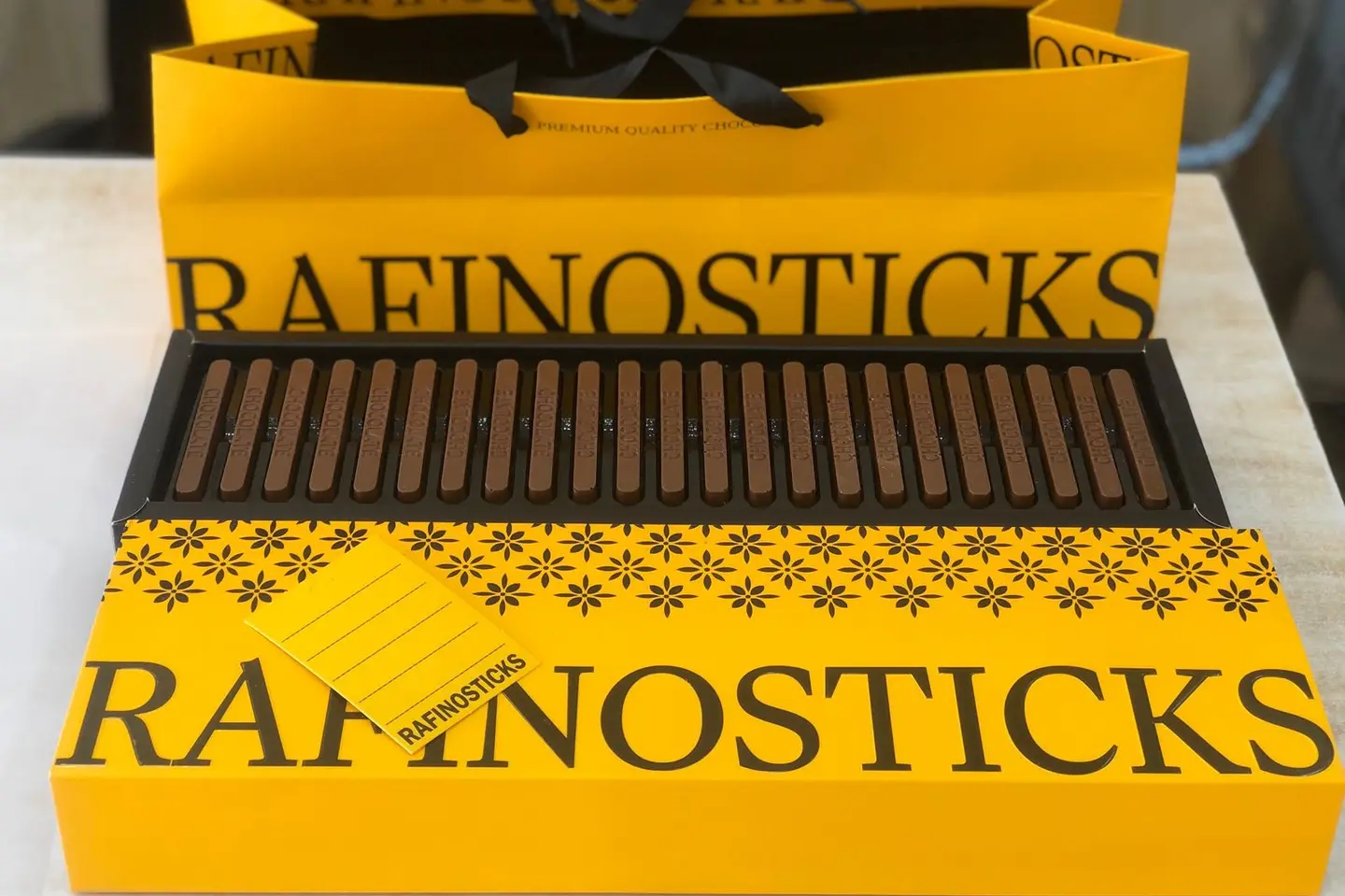 شوكلات رافينو ستيكس