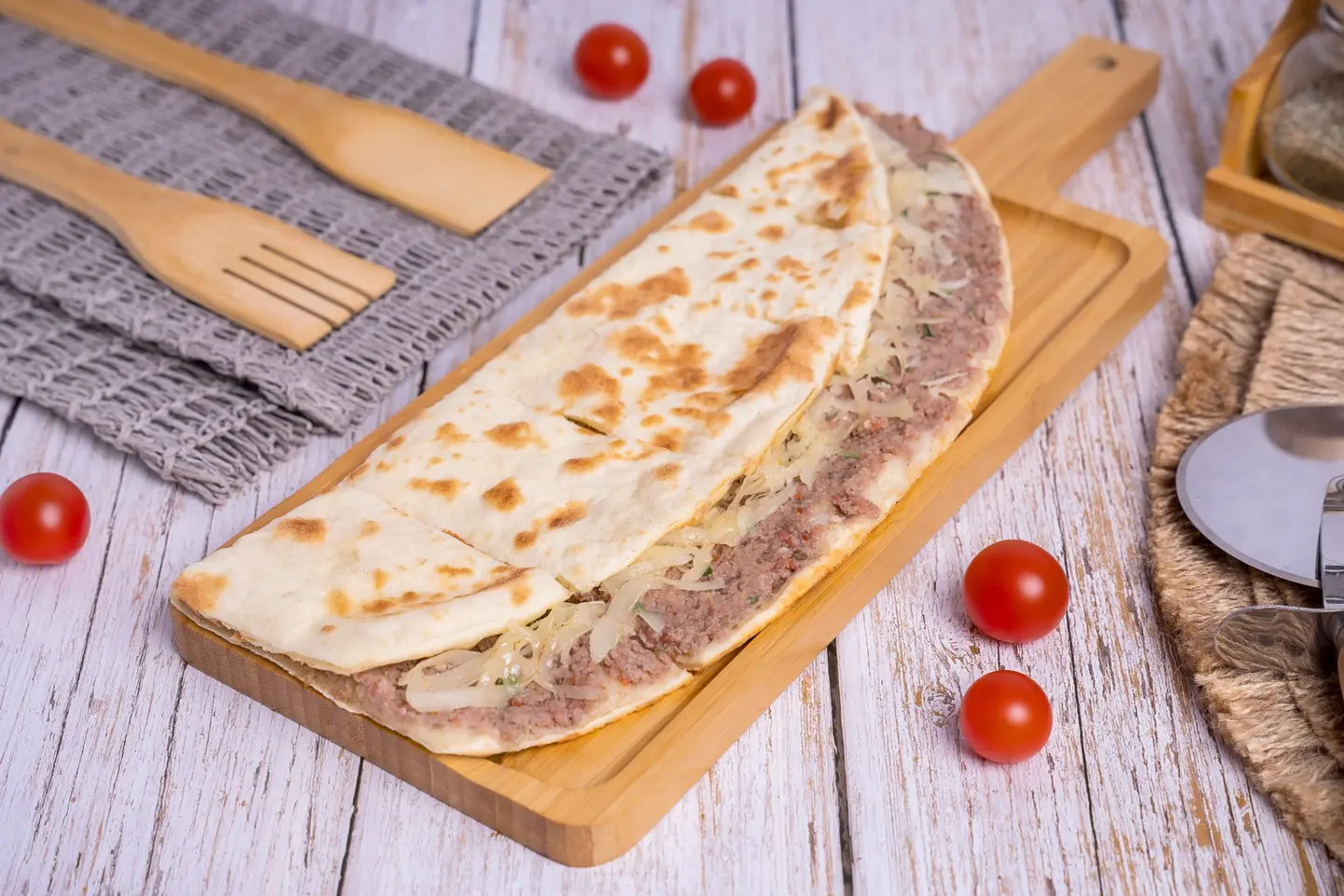 صفيحة لحم مع جبن