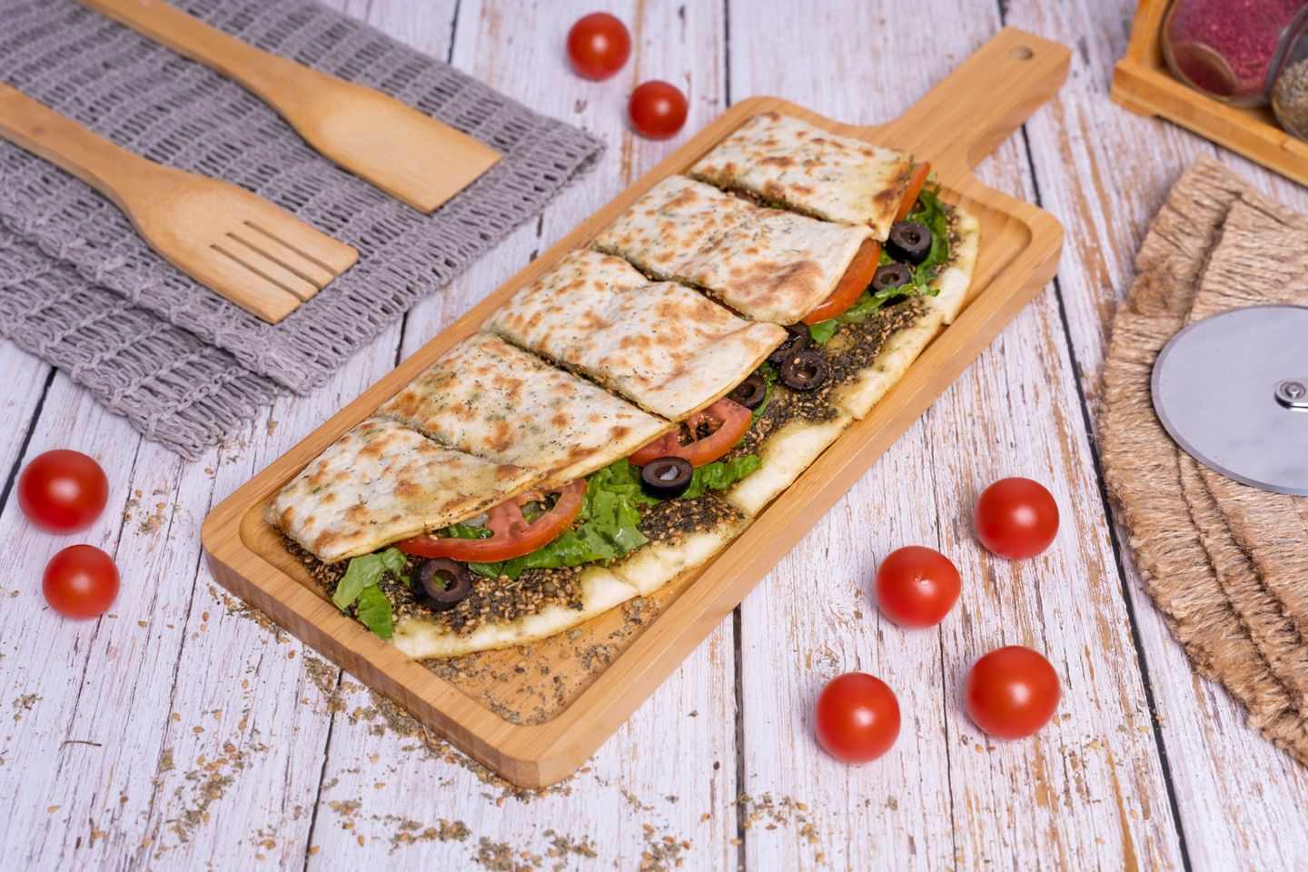 منقوشة زعتر بالخضار