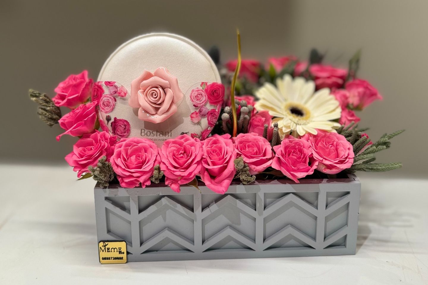 Bostani Chocolate With Roses