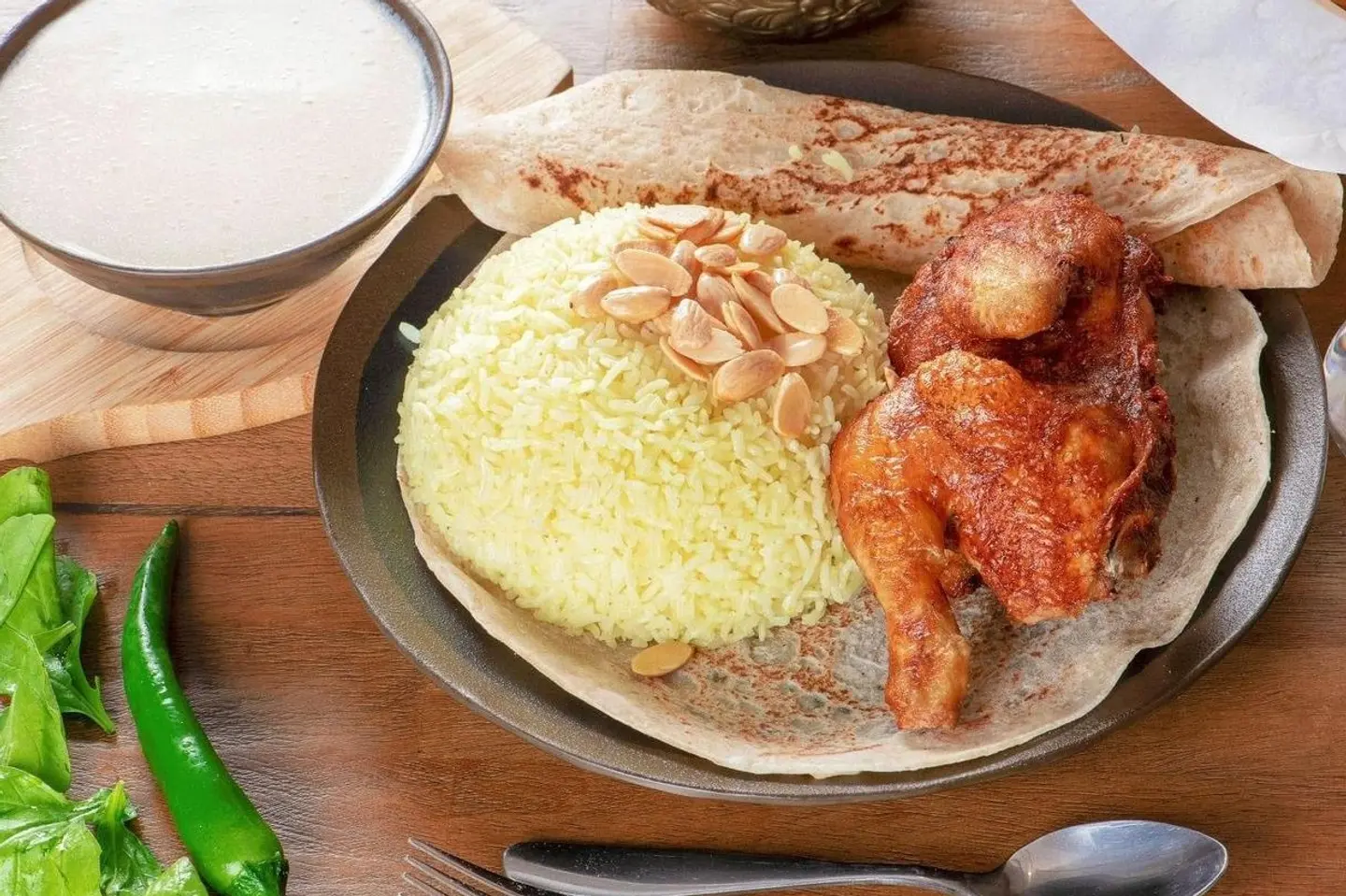 حبتان دجاج منسف مع الجميد