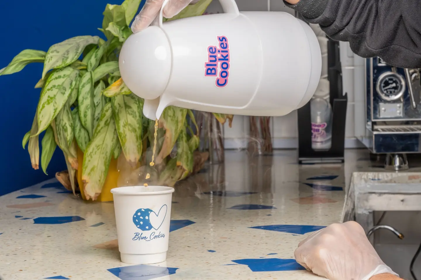 Large  Cookies Box  Signature Or Kinder + Saudi Coffee Thermos 1 L