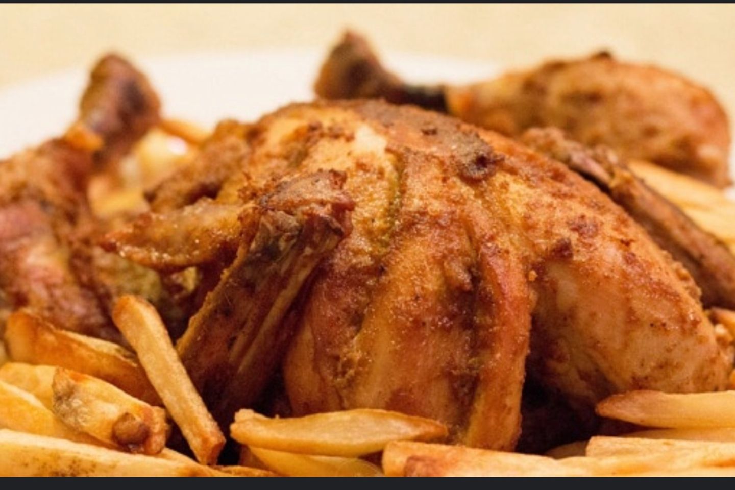 حبة دجاج مقلي مع الخبز