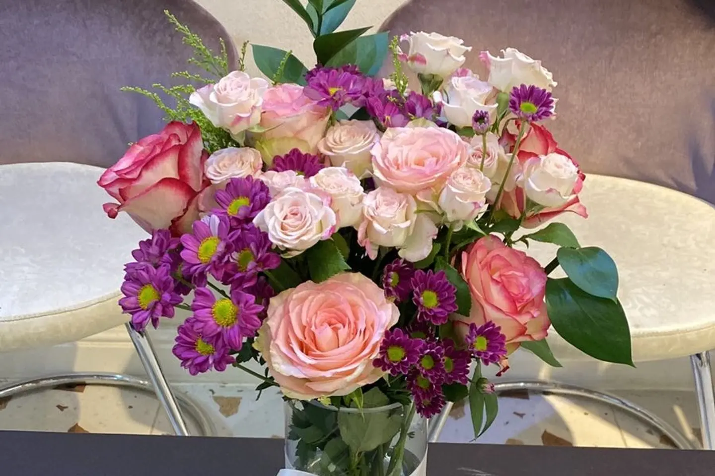 باقة ورد وريحان سبعة وعشرون