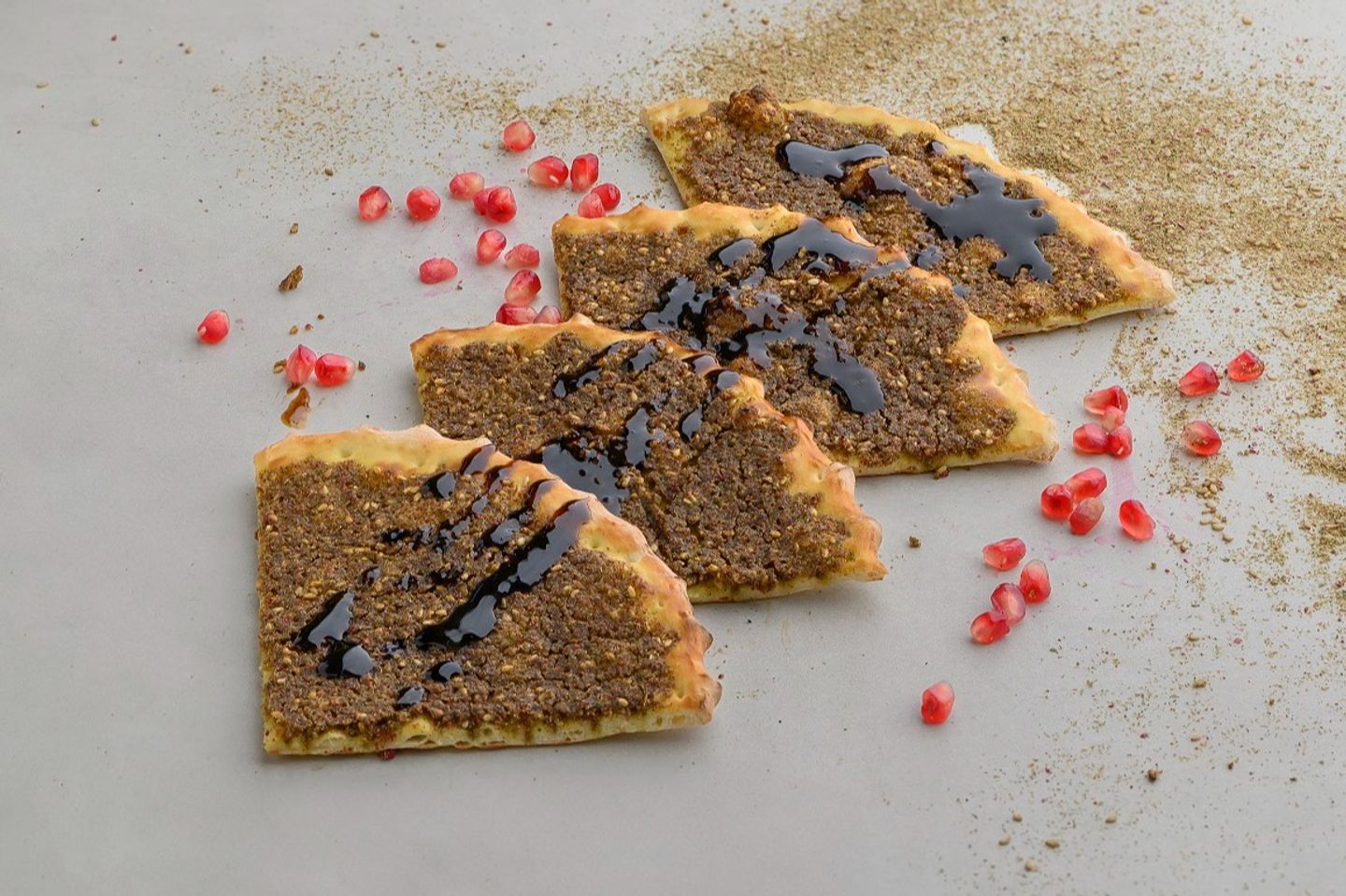 زعتر دبس رمان