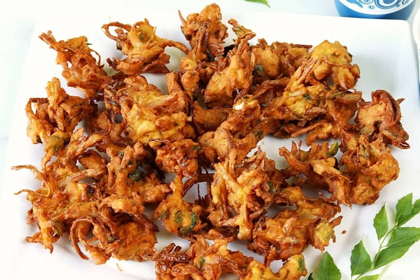 Onion Pakoda With Tea