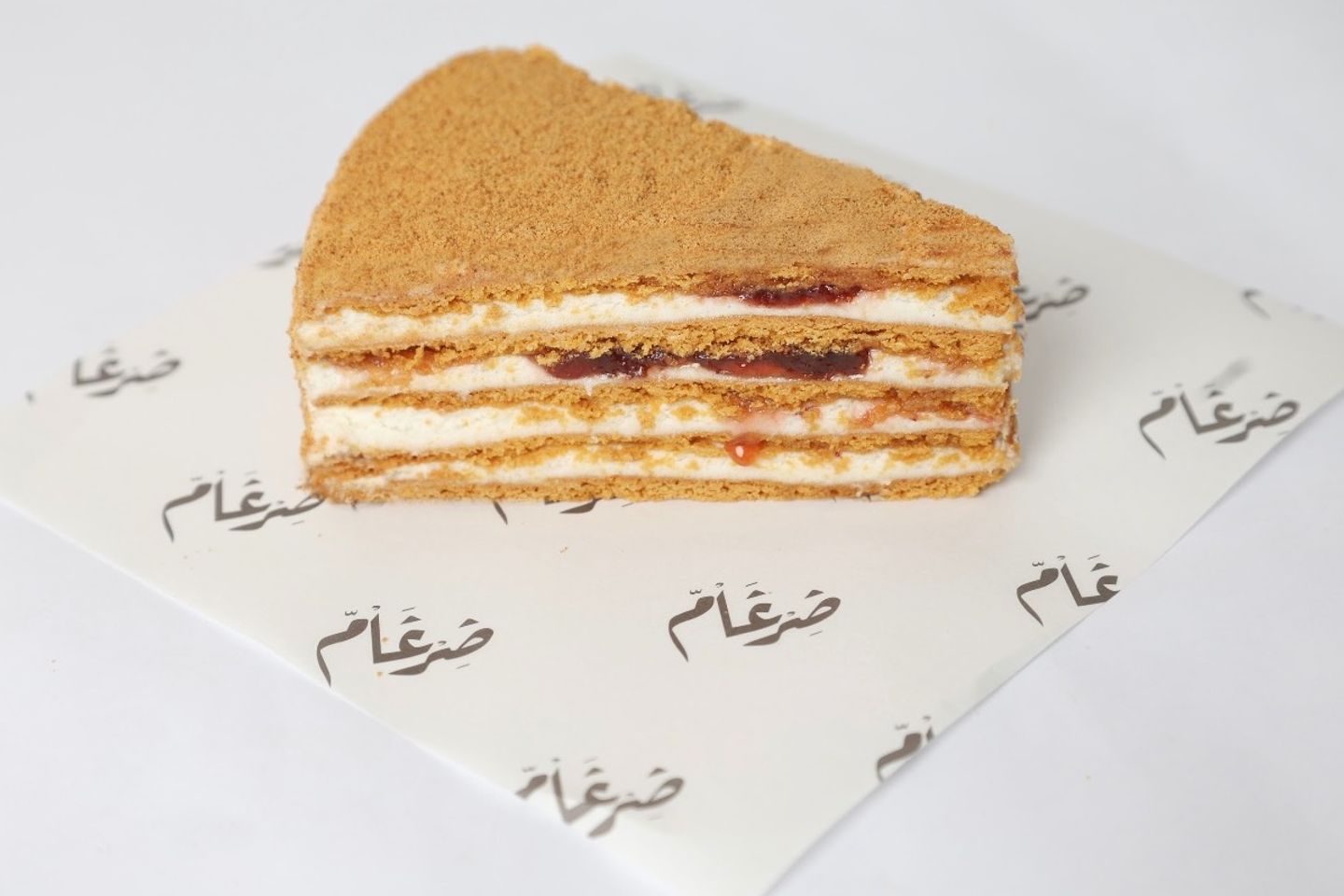 كيك العسل بالحشوة التوت