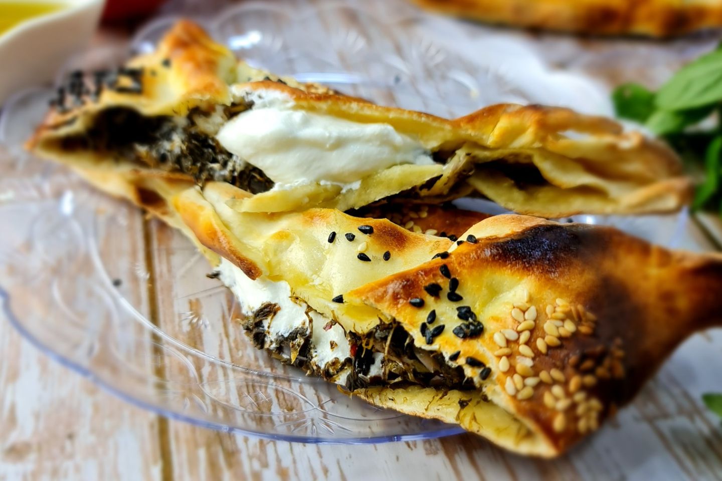 فطيرة السبانخ مع اللبنة