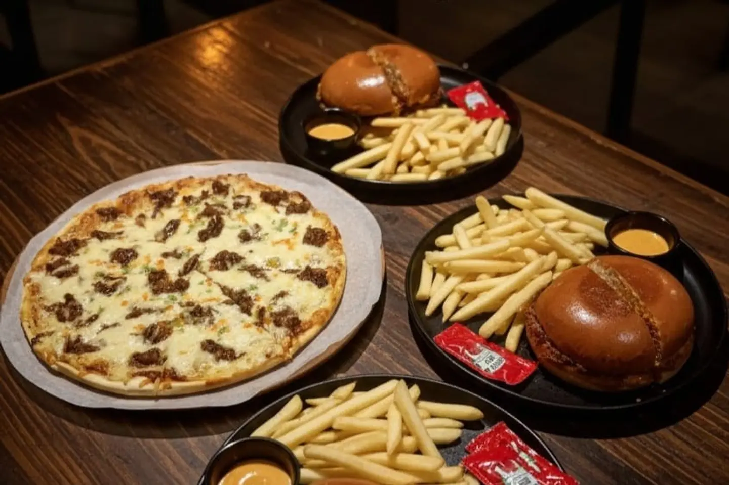 بيتزا البريسكت المدخنه مجانا