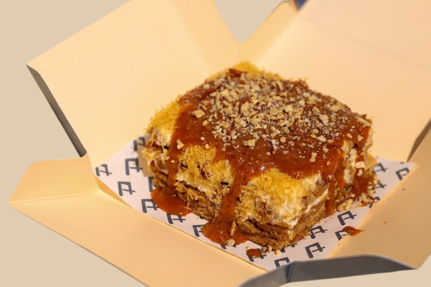 بودينغ التمر و البيكان