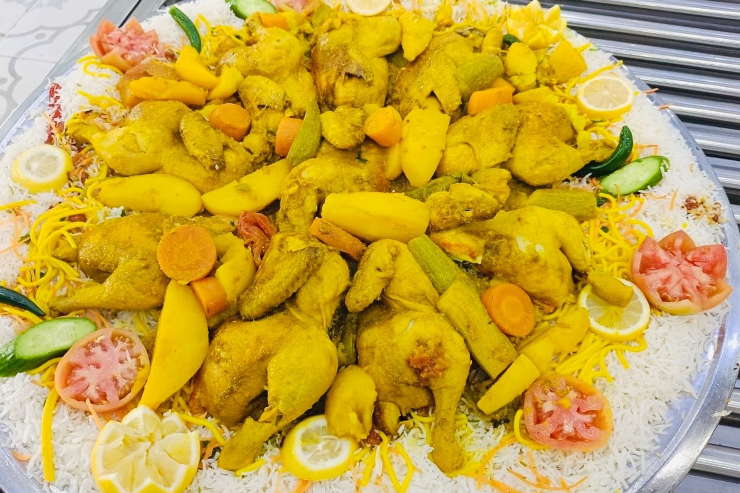 نص دجاج عدني بالفرن مع الرز
