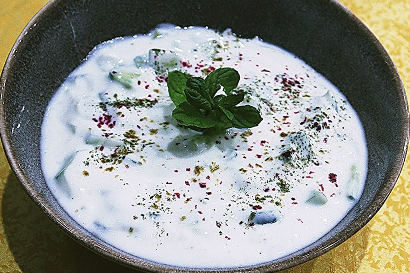 سلطة زبادي بالخيار