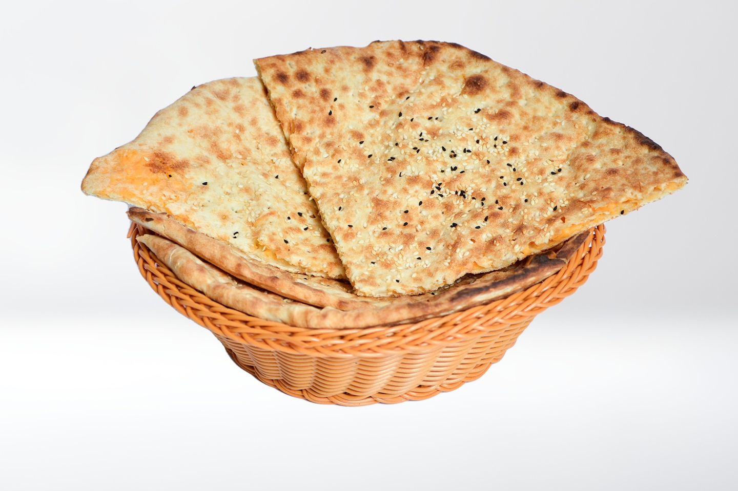تميس مع جبنة