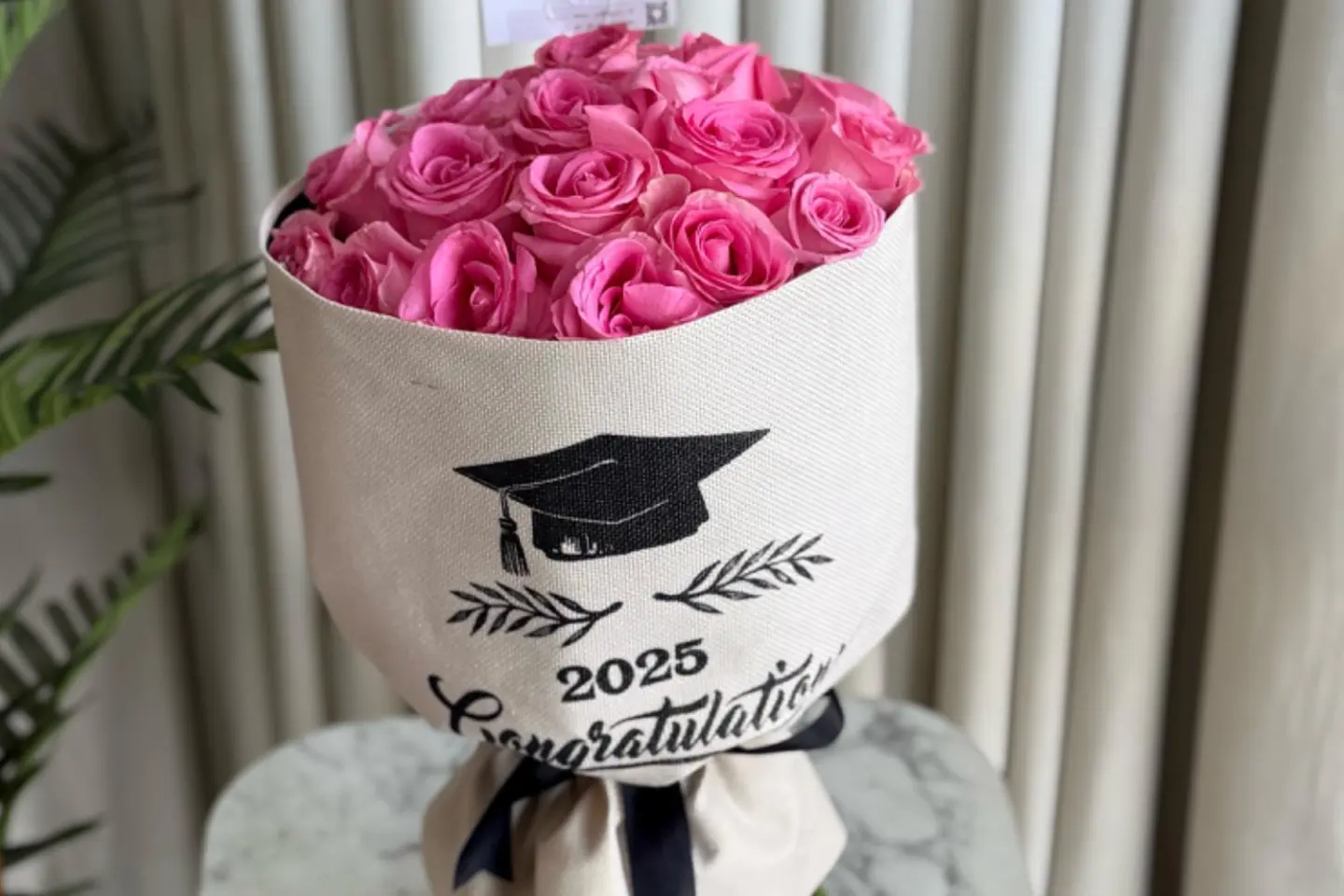بوكيه تخرج ورد طبيعي وردي