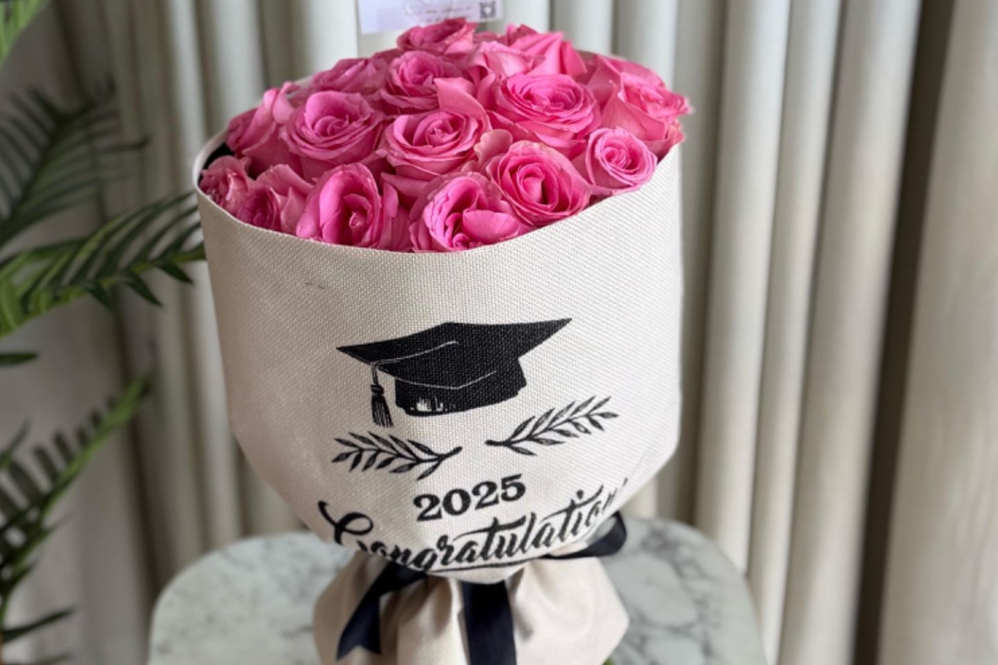 بوكيه تخرج ورد طبيعي وردي