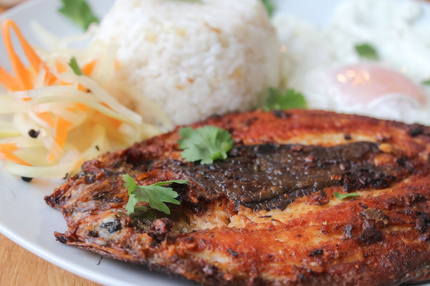 Fried Boneless Milkfish With Garlic Rice