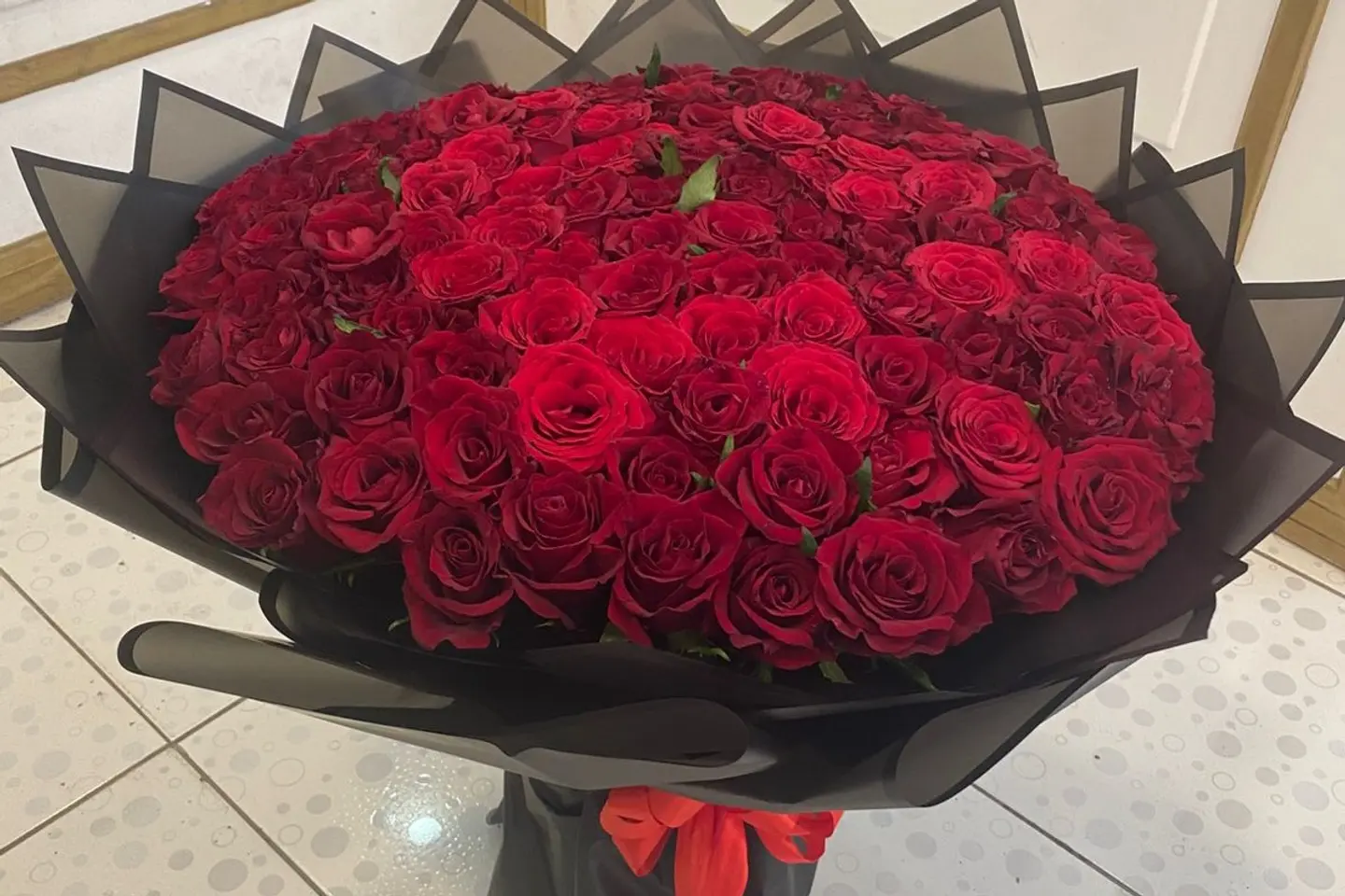 باقة المئه ورده