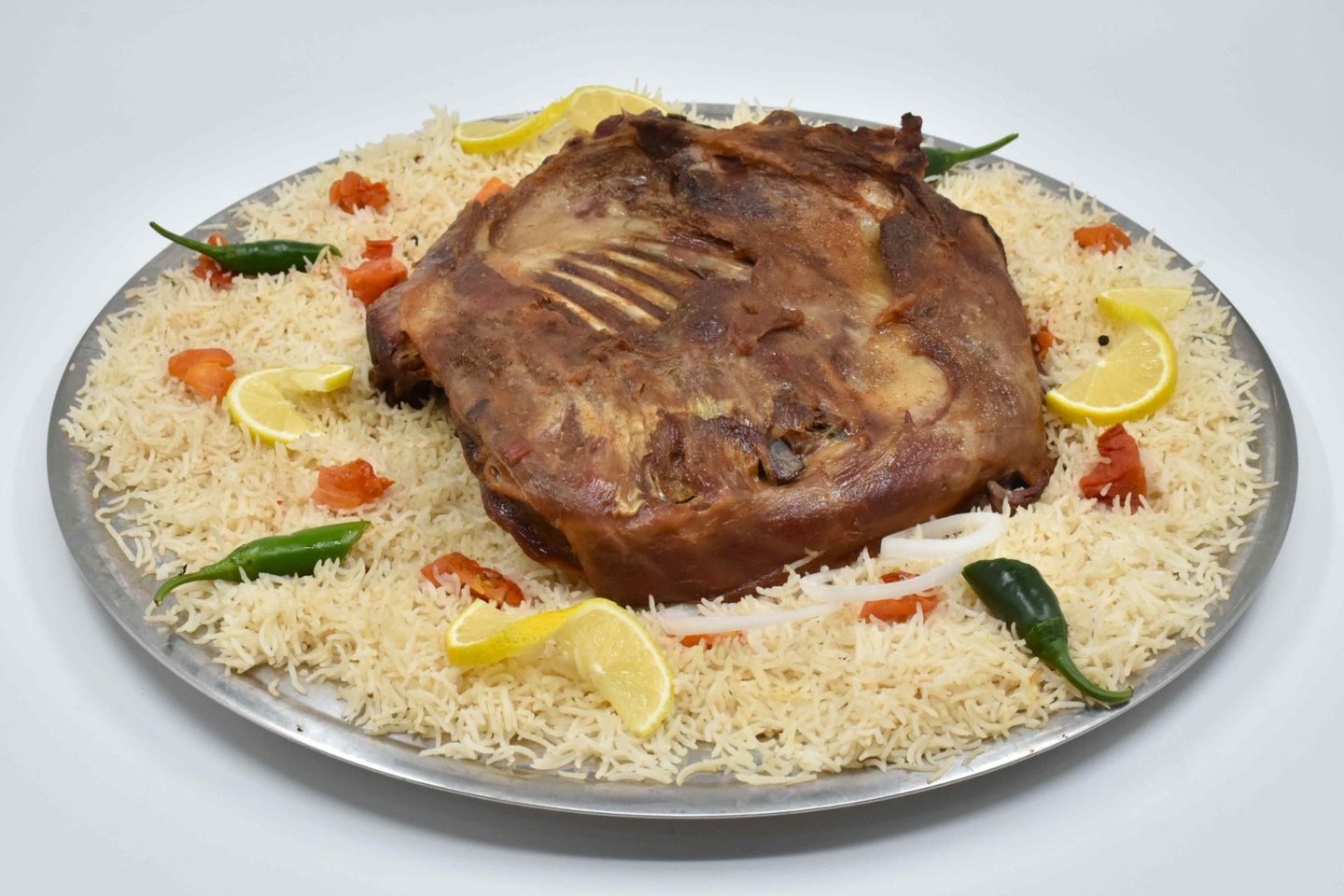 صحن لحم مع رز مندي حساوي الحرمين