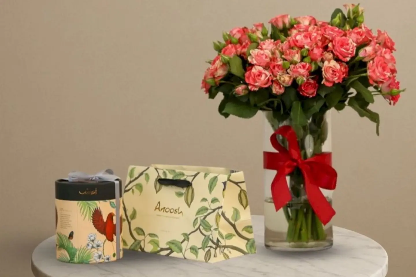 فازة ورد مميزة وشوكليت انوش